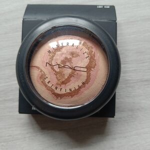 MAC Cosmetics Mineralize Skinfinish Highlighter - Light Year 7